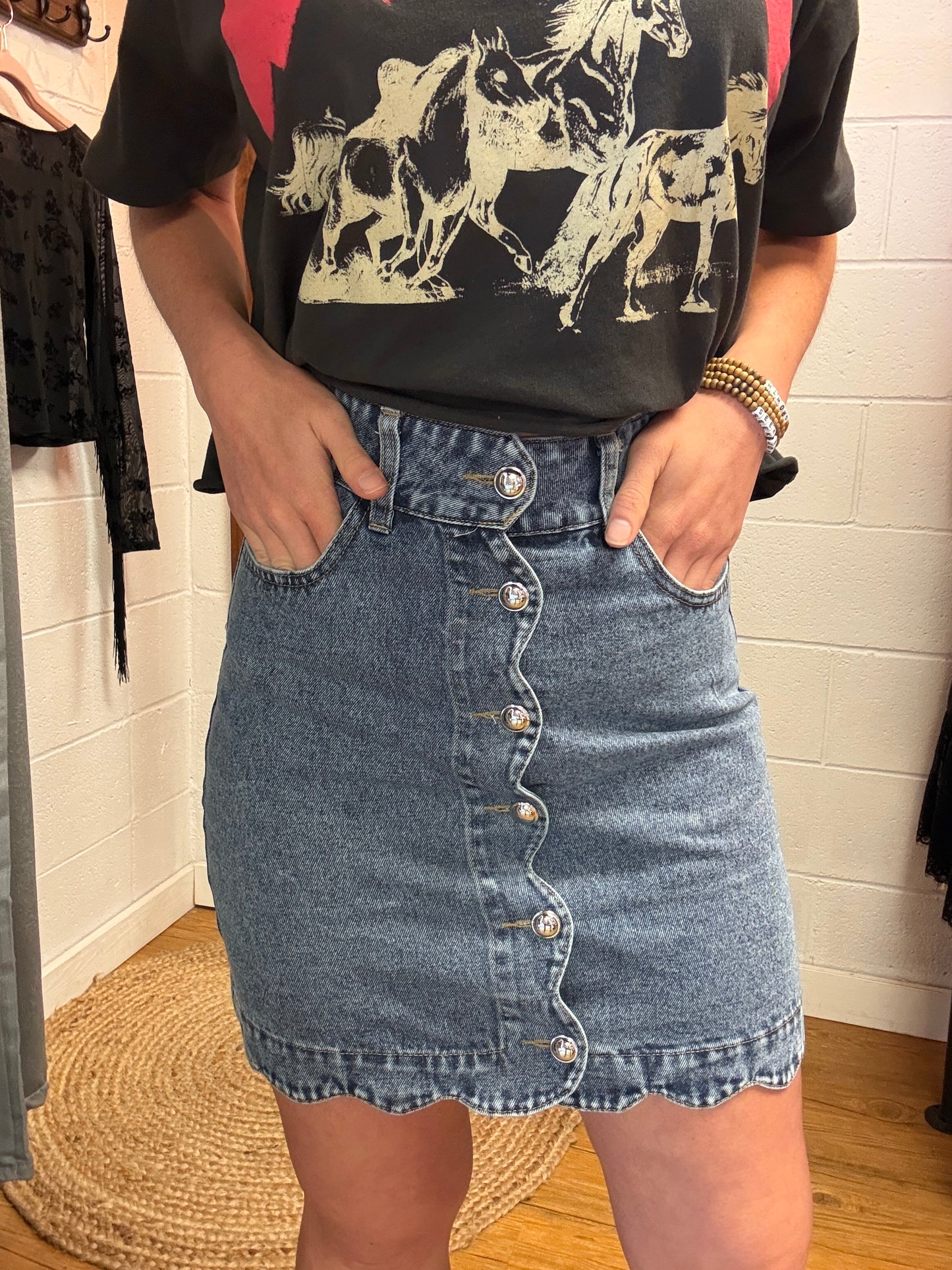 Scallop Button Denim Skirt